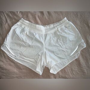 Lululemon hotty hot 4 inch low rise white shorts